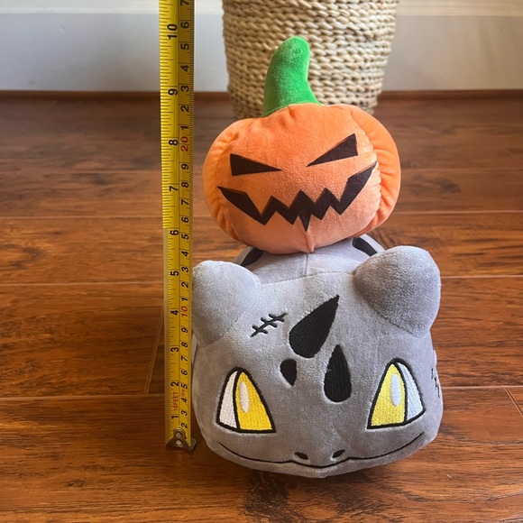 ✨ Spooky Bulbasaur Plushie✨ - Picture 3 of 4